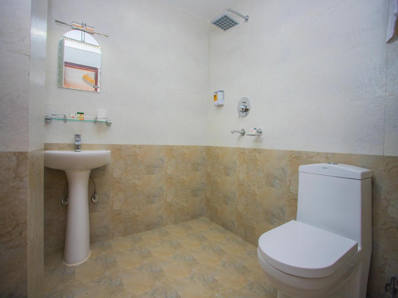Hotel Lakeside Pvt. Ltd. Pokhara Dış mekan fotoğraf