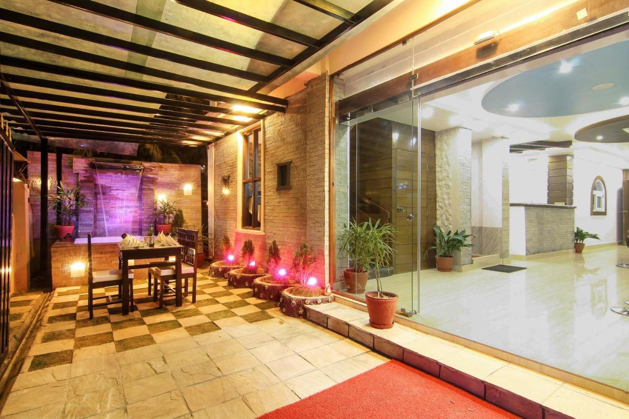 Hotel Lakeside Pvt. Ltd. Pokhara Dış mekan fotoğraf