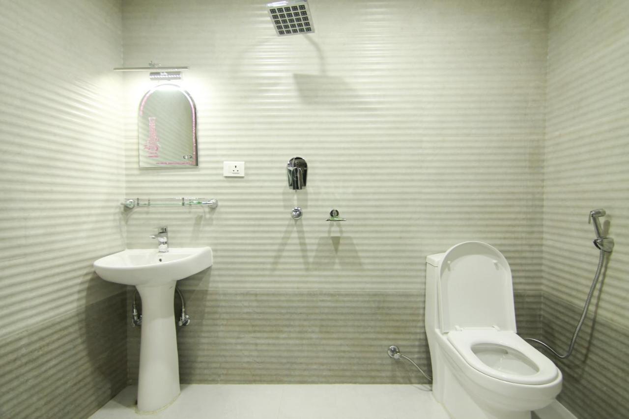 Hotel Lakeside Pvt. Ltd. Pokhara Dış mekan fotoğraf