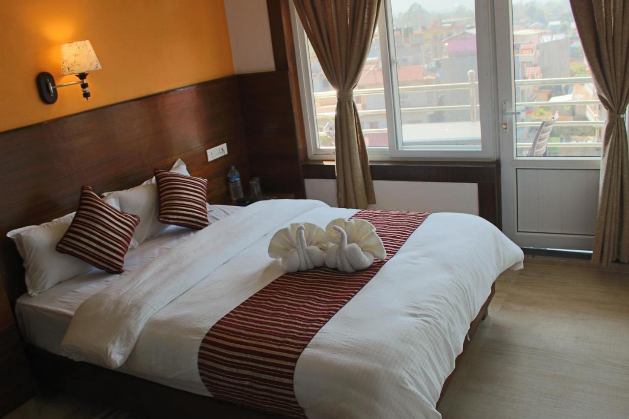 Hotel Lakeside Pvt. Ltd. Pokhara Dış mekan fotoğraf