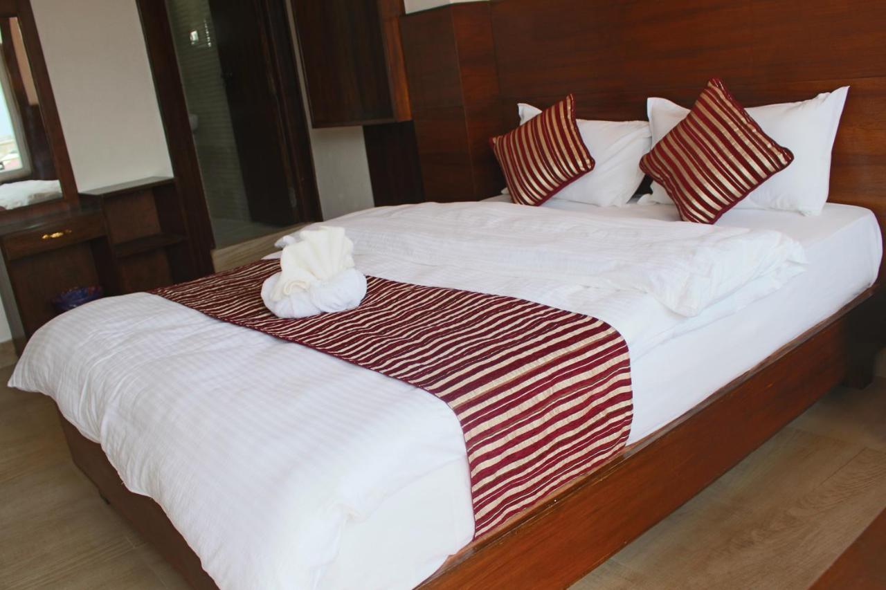 Hotel Lakeside Pvt. Ltd. Pokhara Dış mekan fotoğraf